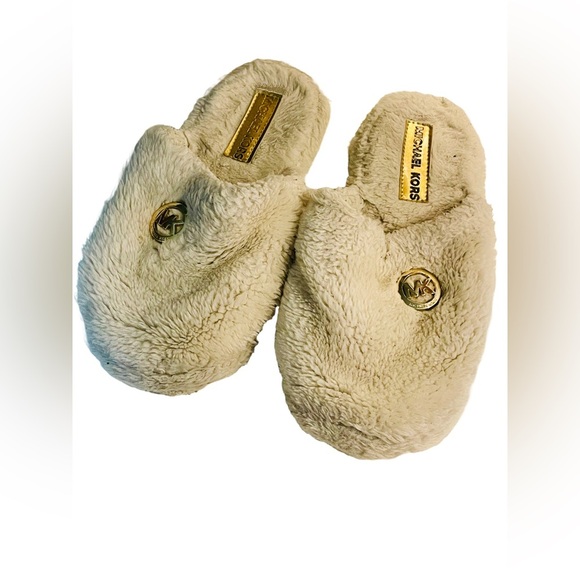 Michael Kors Alexis Closed Toe, Jacquard Faux Sherpa Slippers- Women-US 7- White - Picture 3 of 4